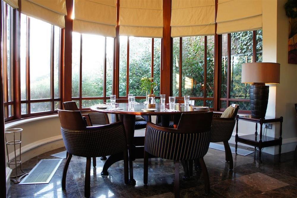 Clyde Court Hotel Дъблин Ресторант снимка