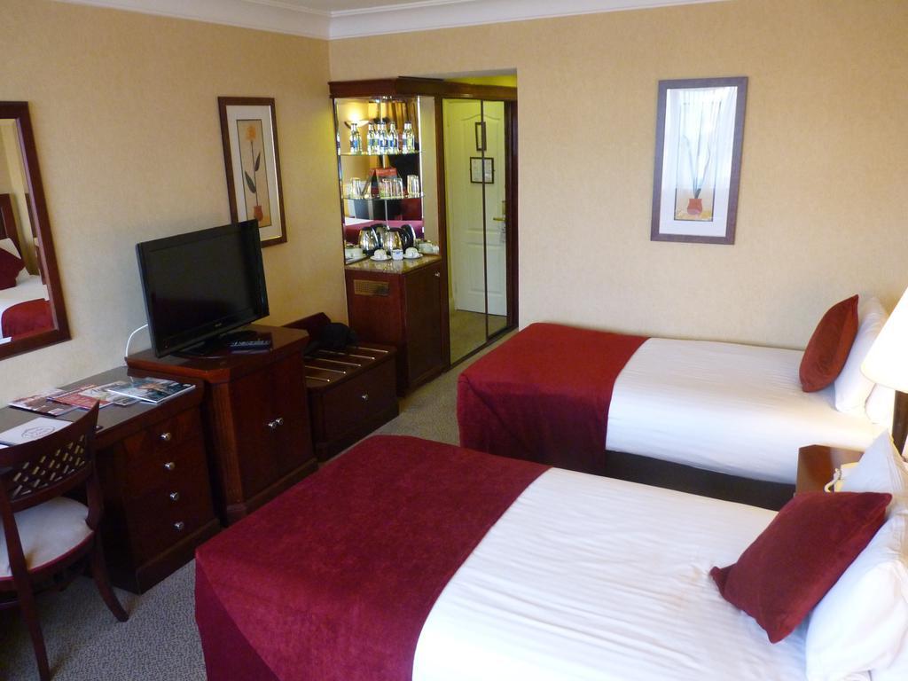 Clyde Court Hotel Дъблин Стая снимка
