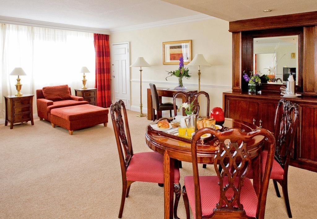 Clyde Court Hotel Дъблин Стая снимка