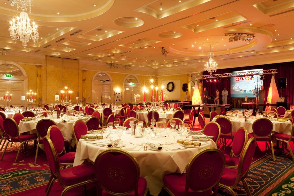 Clyde Court Hotel Дъблин Екстериор снимка