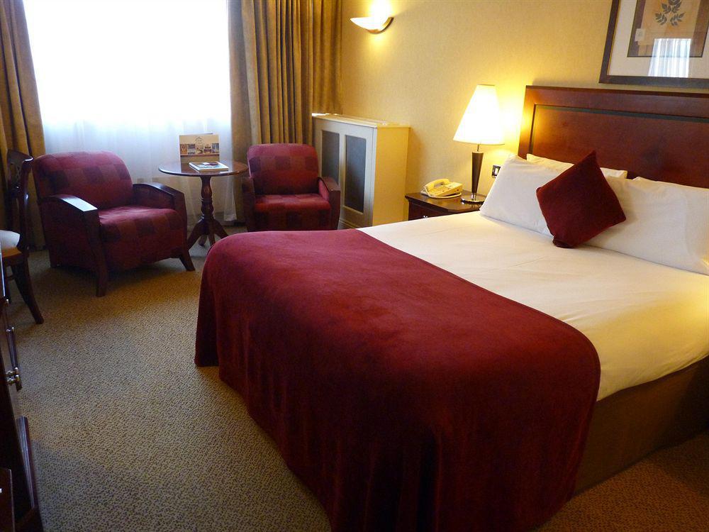 Clyde Court Hotel Дъблин Екстериор снимка