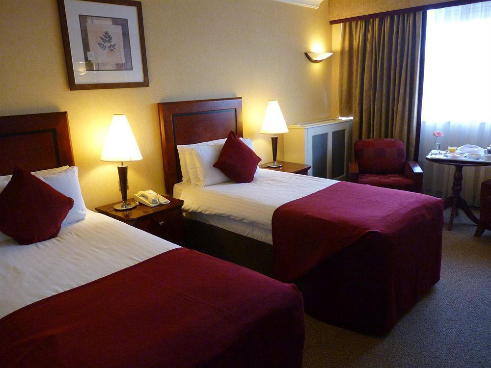 Clyde Court Hotel Дъблин Екстериор снимка